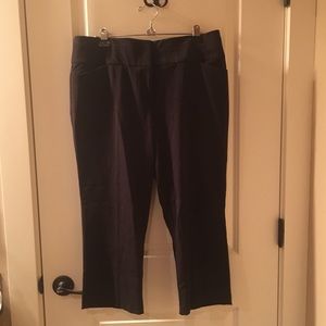 NWOT Maurices I Am Smart Capri Dress Pants 11/12